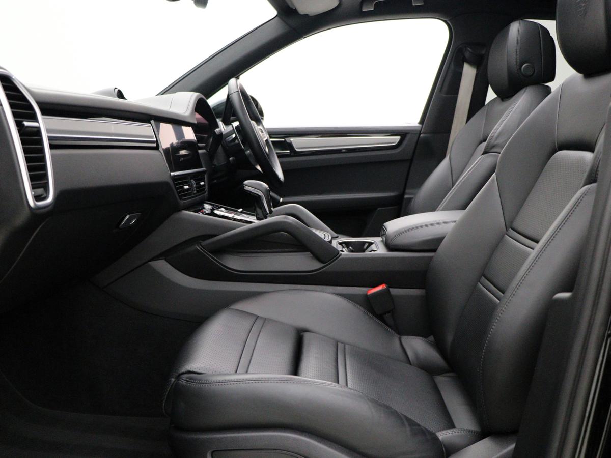 Used Porsche Cayenne 2023 for sale - 76676453: Photo 3