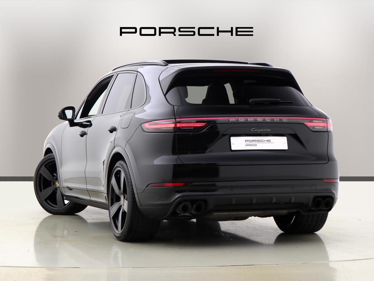 Used Porsche Cayenne 2023 for sale - 76676257: Photo 2