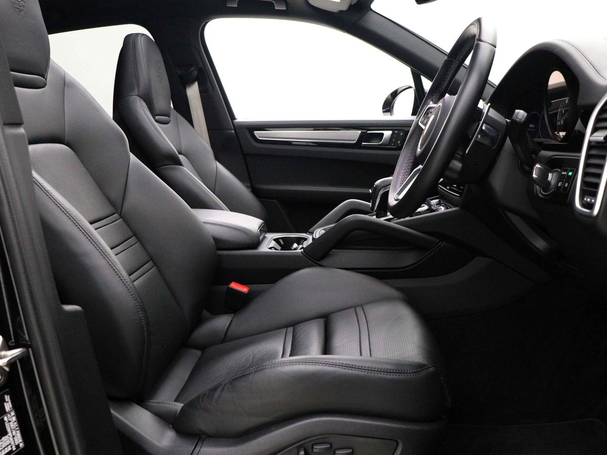 Used Porsche Cayenne 2023 for sale - 76676257: Photo 3