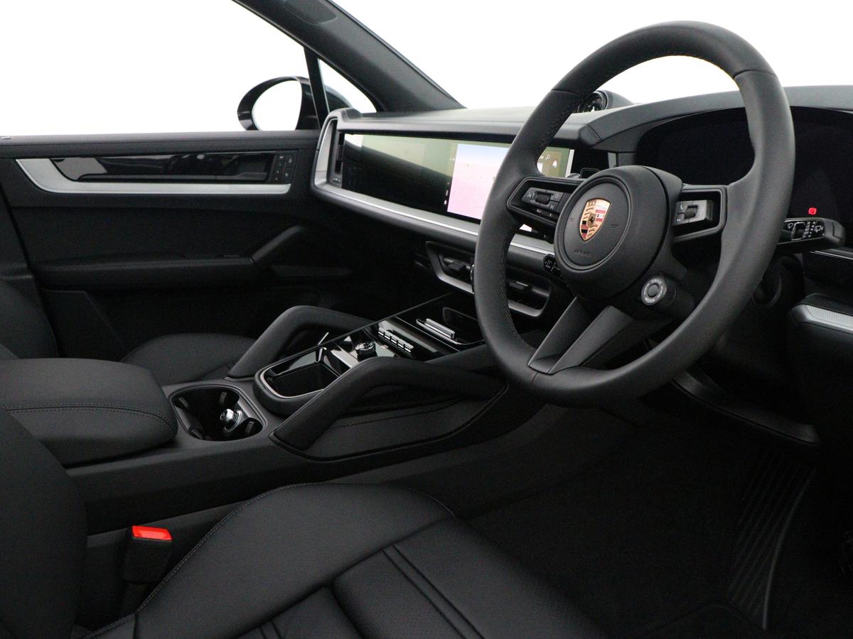 Used Porsche Cayenne 2025 for sale - 76678863: Photo 3