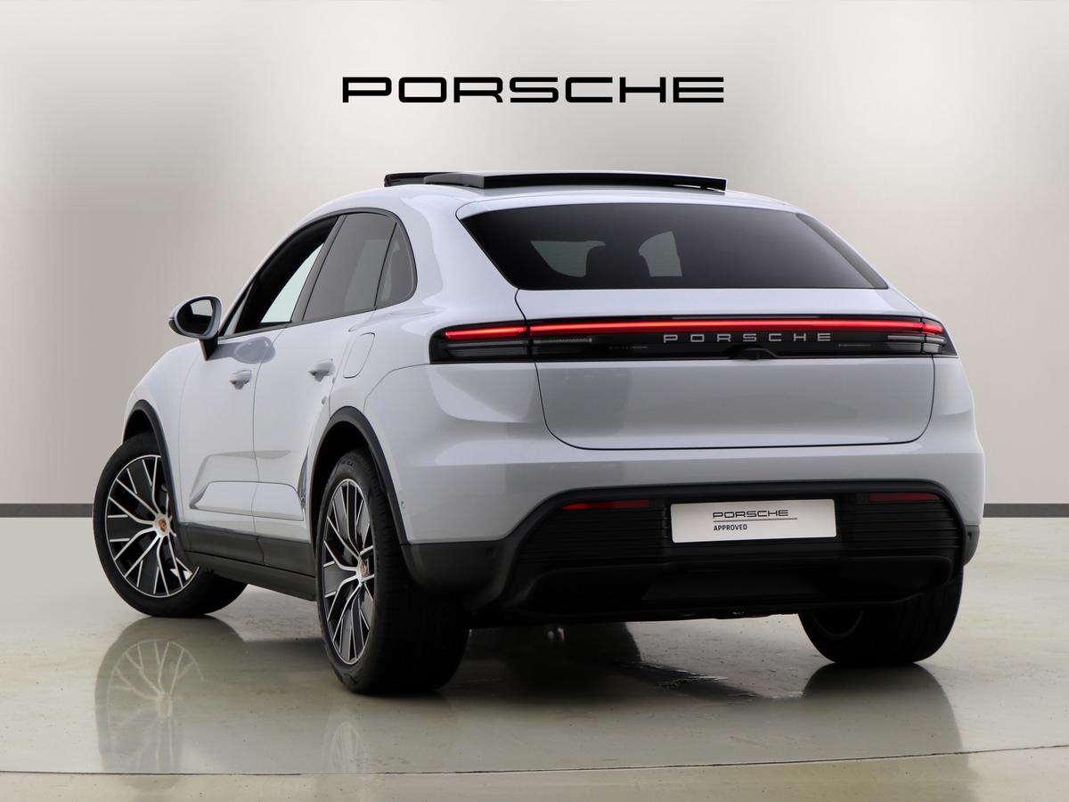 Used Porsche Macan 2025 for sale - 77533250: Photo 2