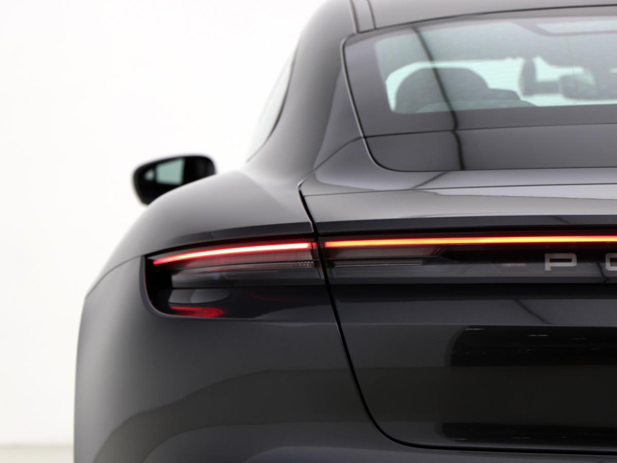 Used Porsche Taycan 2023 for sale - 77878136: Photo 6
