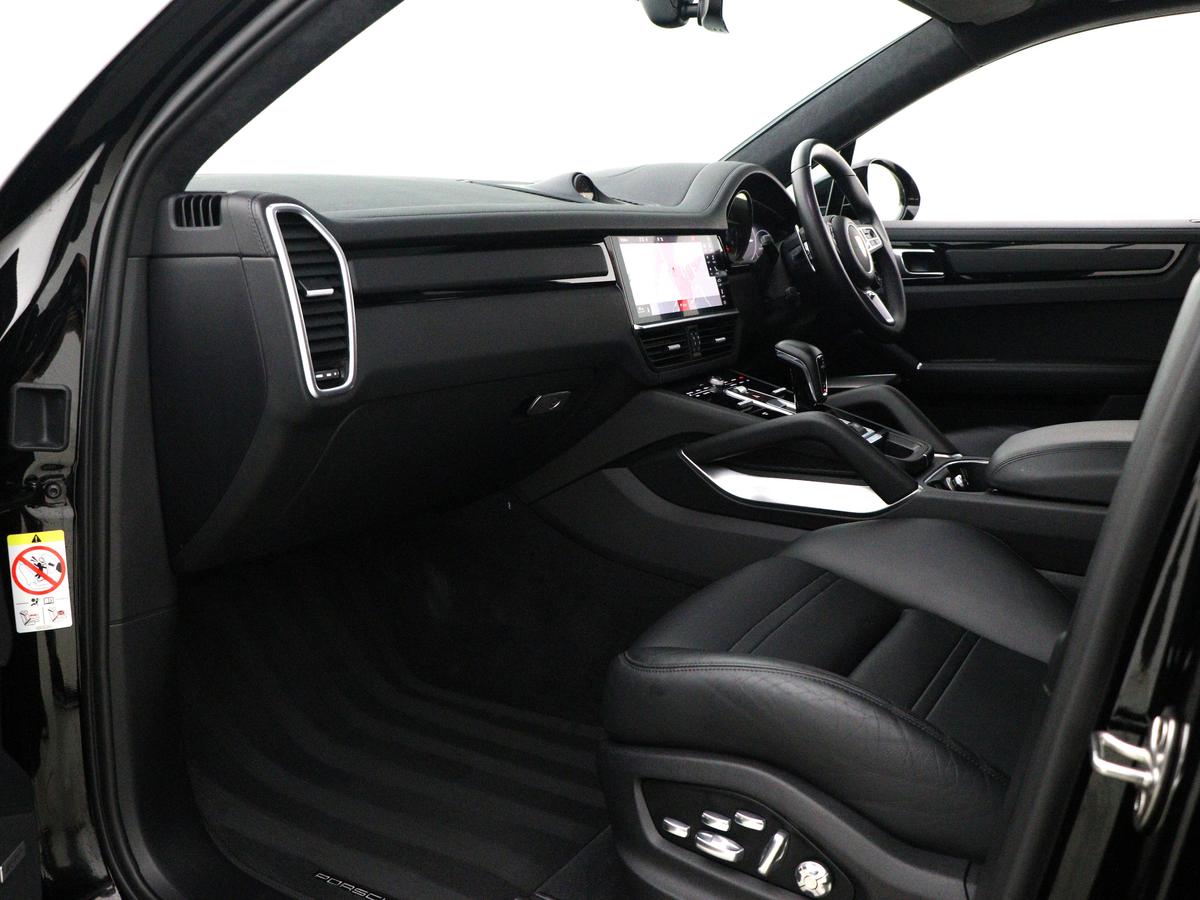 Used Porsche Cayenne 2019 for sale - 76673806: Photo 3