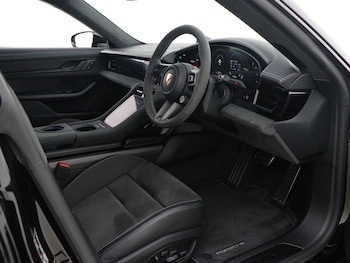 Used Porsche Taycan 2024 for sale - 76678196: Photo