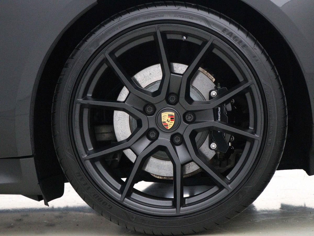 Used Porsche Taycan 2024 for sale - 76678196: Photo 4