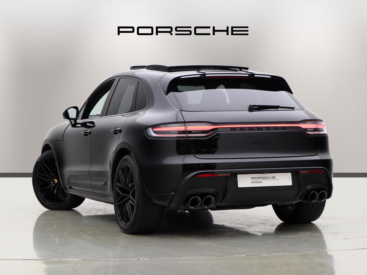Used Porsche Macan 2023 for sale - 76618844: Photo 2