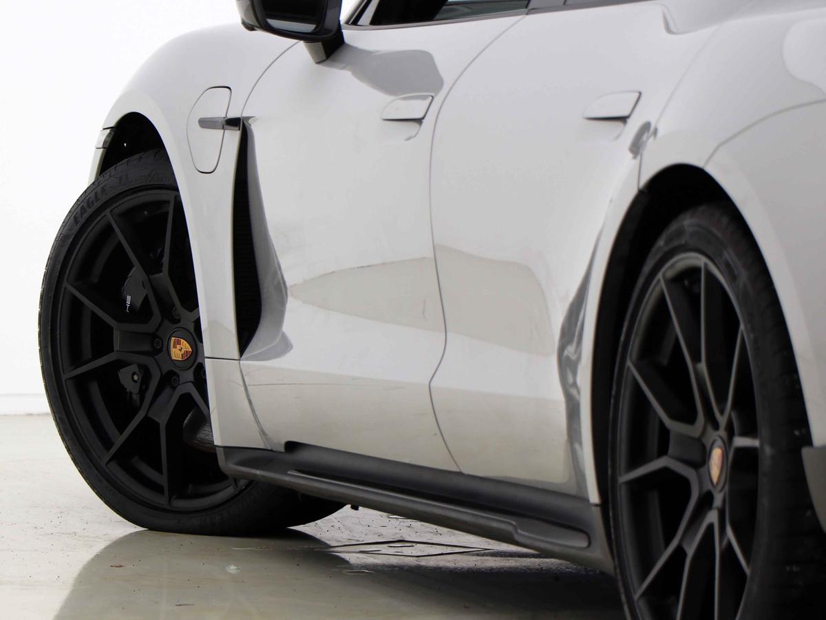 Used Porsche Taycan 2023 for sale - 76675760: Photo 10