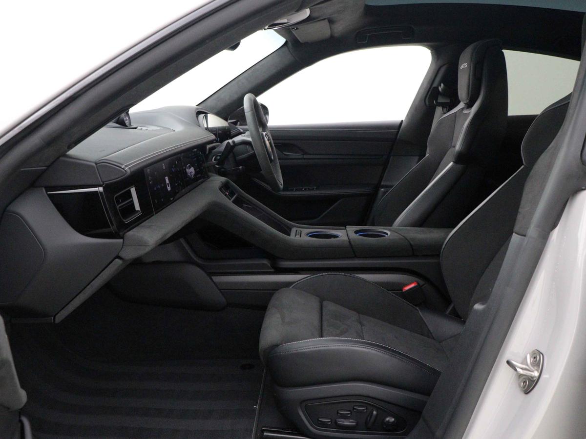 Used Porsche Taycan 2023 for sale - 76675760: Photo 3