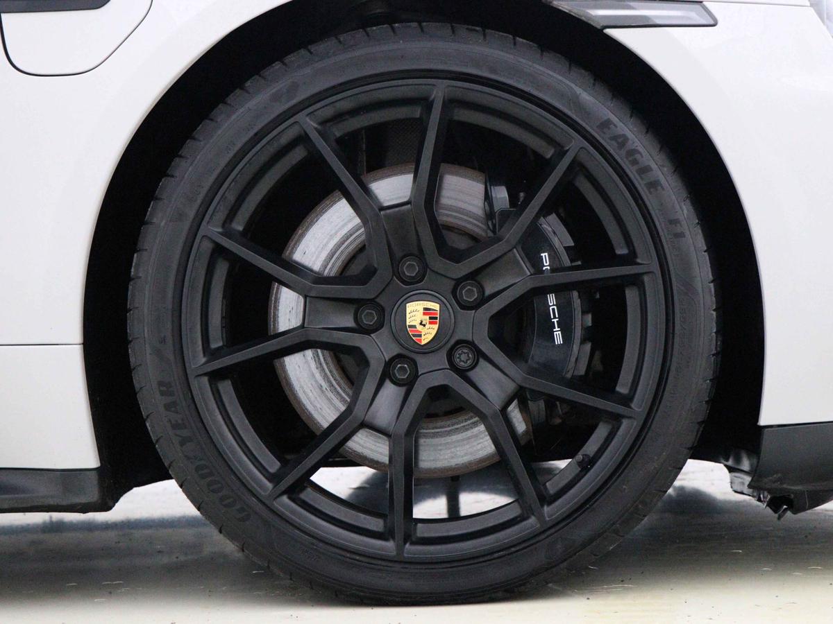 Used Porsche Taycan 2023 for sale - 76675760: Photo 4