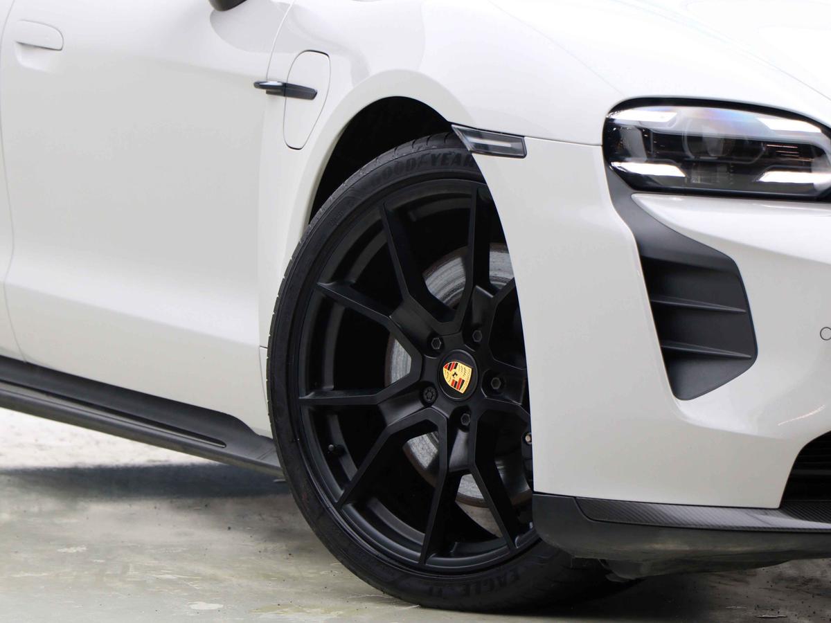 Used Porsche Taycan 2023 for sale - 76675760: Photo 9