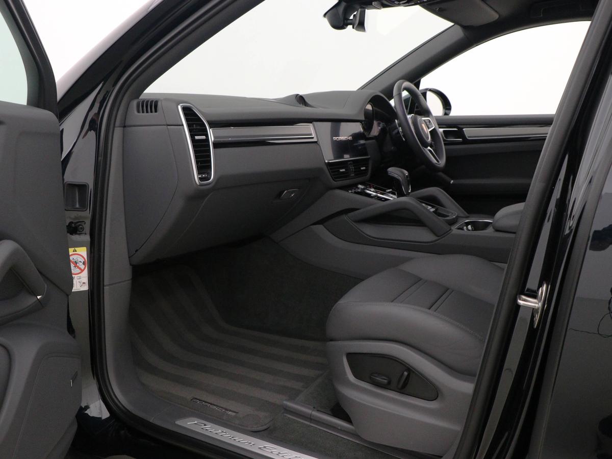 Used Porsche Cayenne 2023 for sale - 76676977: Photo 3