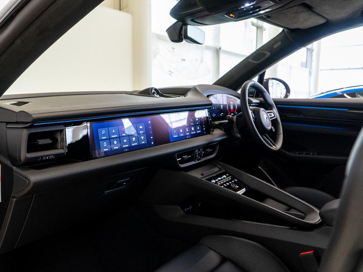 Used Porsche Macan 2025 for sale - 76679054: Photo 3