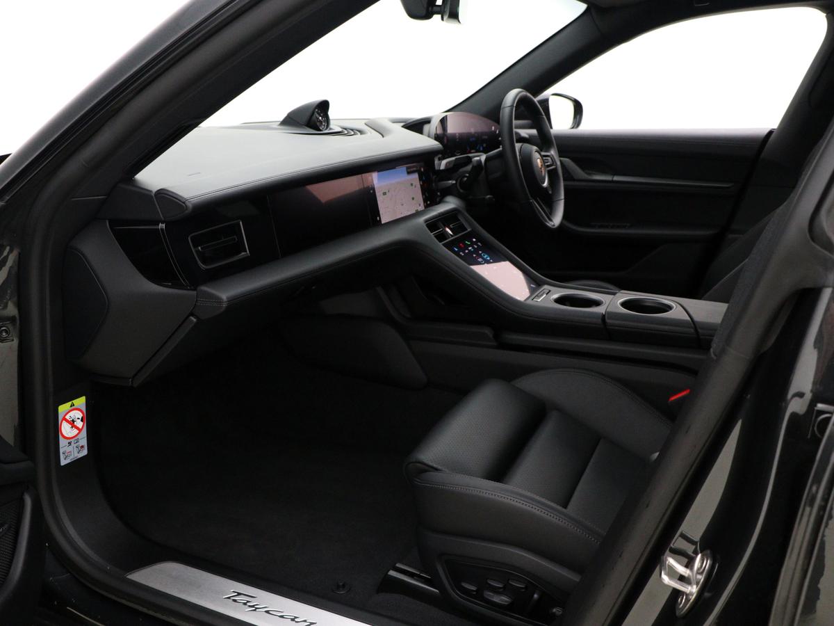 Used Porsche Taycan 2025 for sale - 78139723: Photo 3