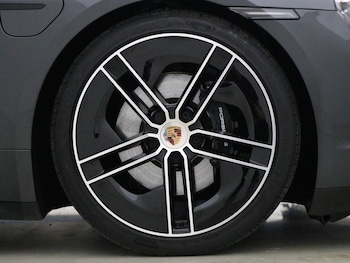 Used Porsche Taycan 2025 for sale - 78139723: Photo