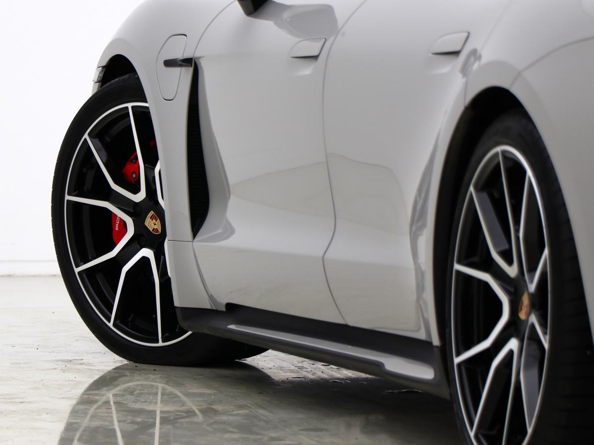 Used Porsche Taycan 2024 for sale - 77533306: Photo 10