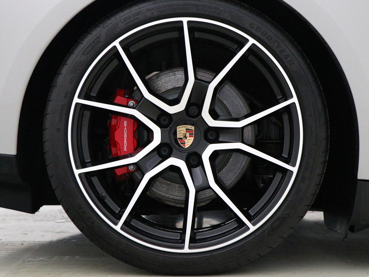 Used Porsche Taycan 2024 for sale - 77533306: Photo 4