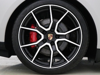 Used Porsche Taycan 2024 for sale - 77533306: Photo