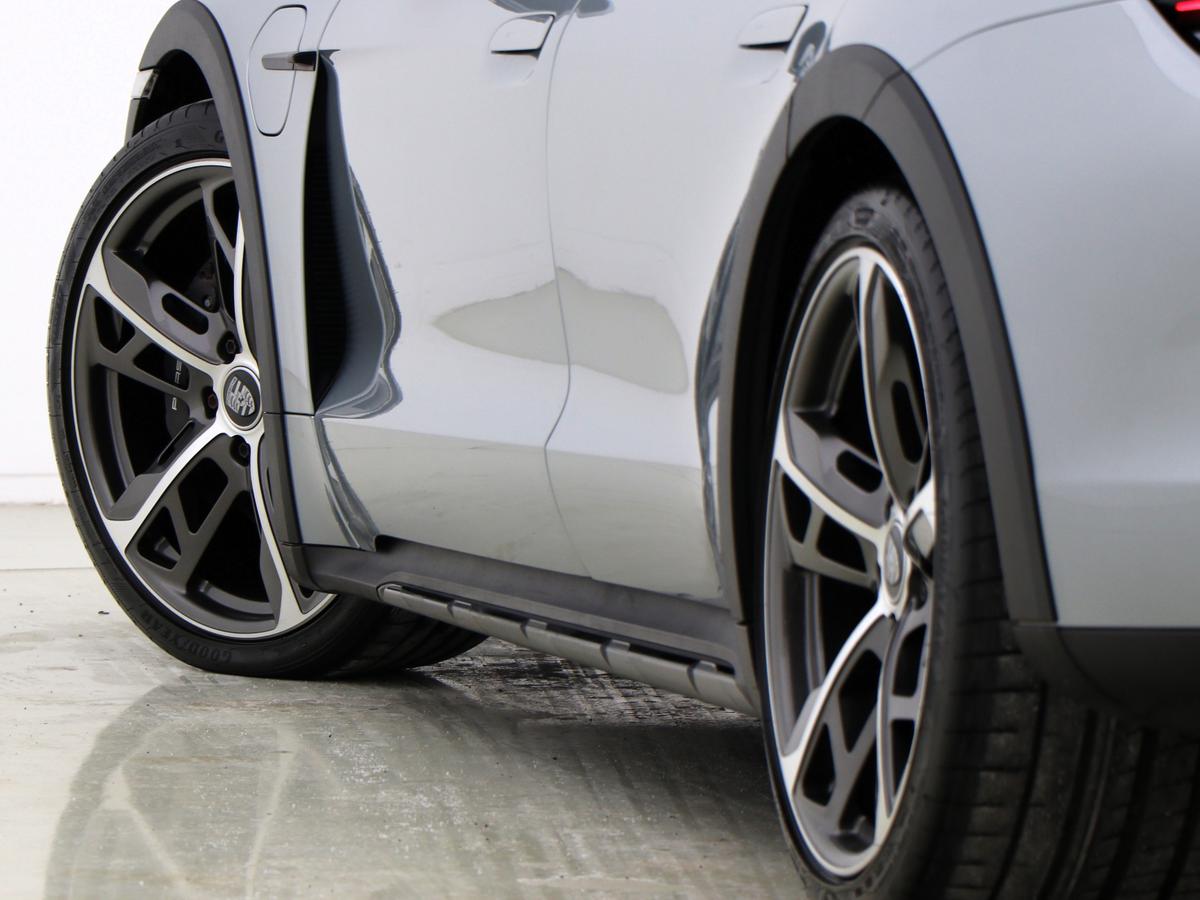 Used Porsche Taycan 2023 for sale - 77532878: Photo 10