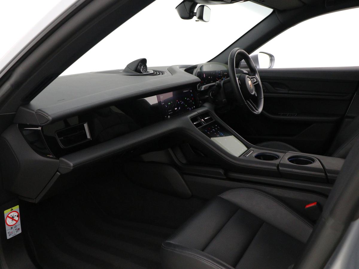 Used Porsche Taycan 2023 for sale - 77532878: Photo 3