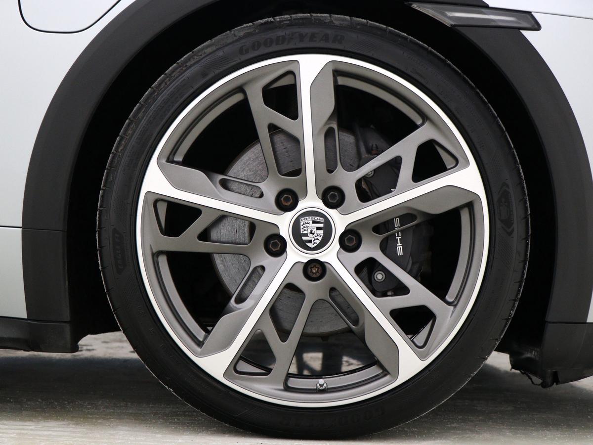 Used Porsche Taycan 2023 for sale - 77532878: Photo 4