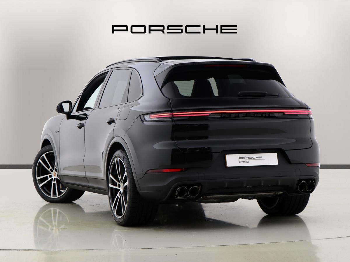 Used Porsche Cayenne 2025 for sale - 77533152: Photo 2