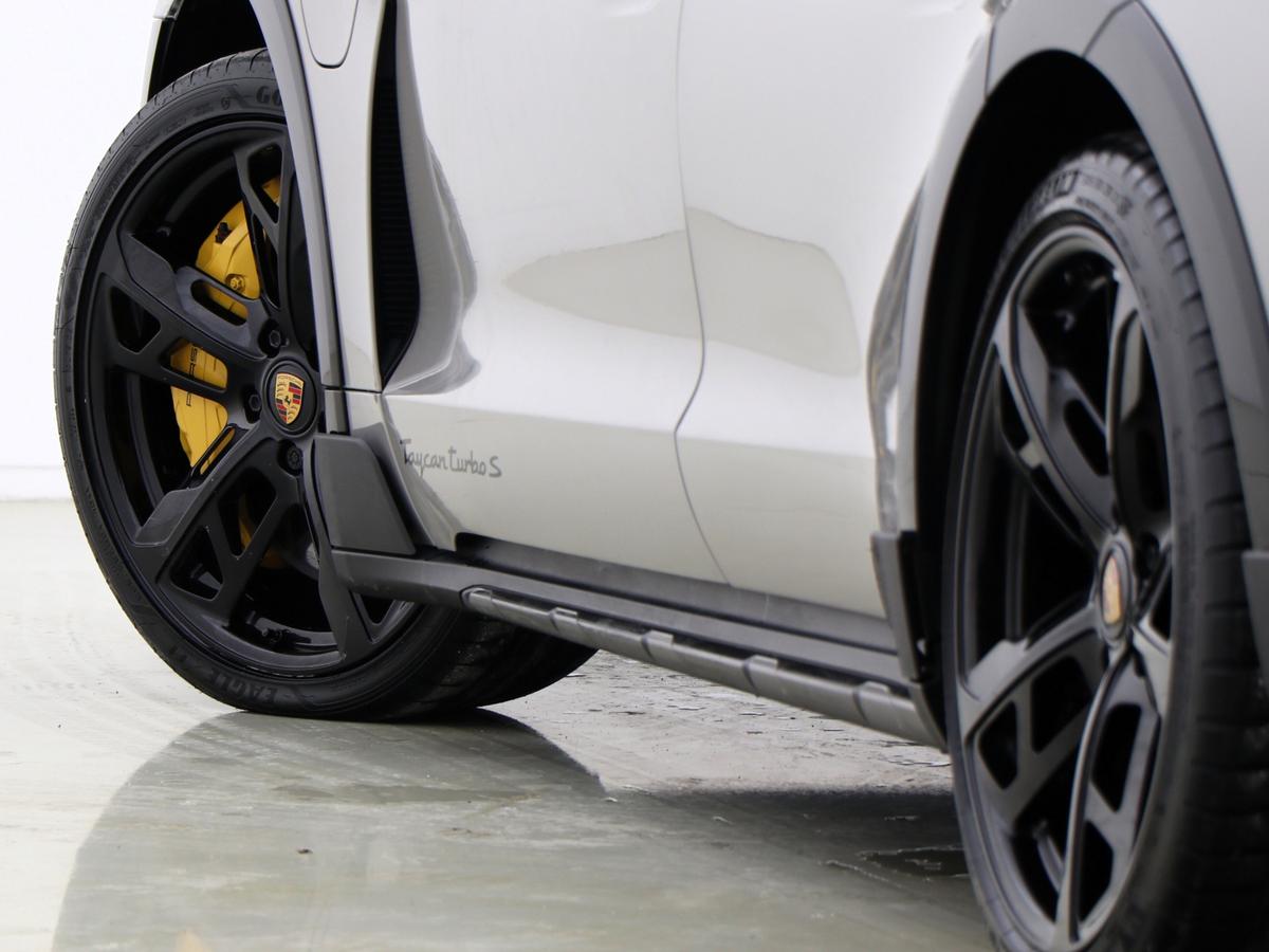 Used Porsche Taycan 2022 for sale - 77532877: Photo 10