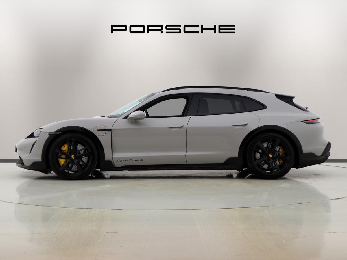 Used Porsche Taycan 2022 for sale - 77532877: Photo 6