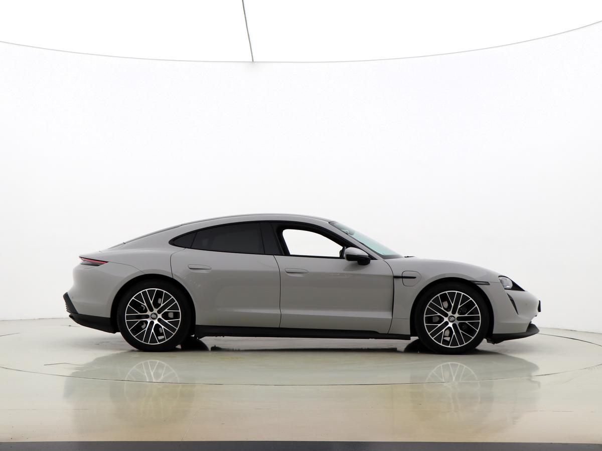 Used Porsche Taycan 2022 for sale - 77607460: Photo 2