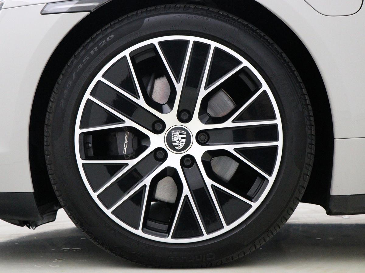 Used Porsche Taycan 2022 for sale - 77607460: Photo 4