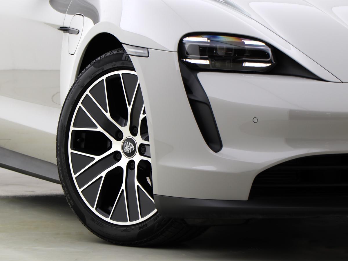 Used Porsche Taycan 2022 for sale - 77607460: Photo 8