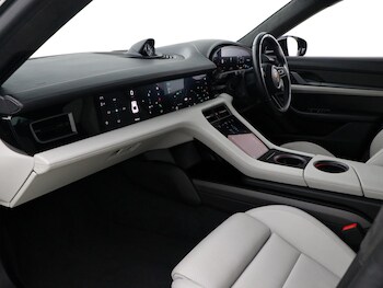 Used Porsche Taycan 2021 for sale - 77415464: Photo