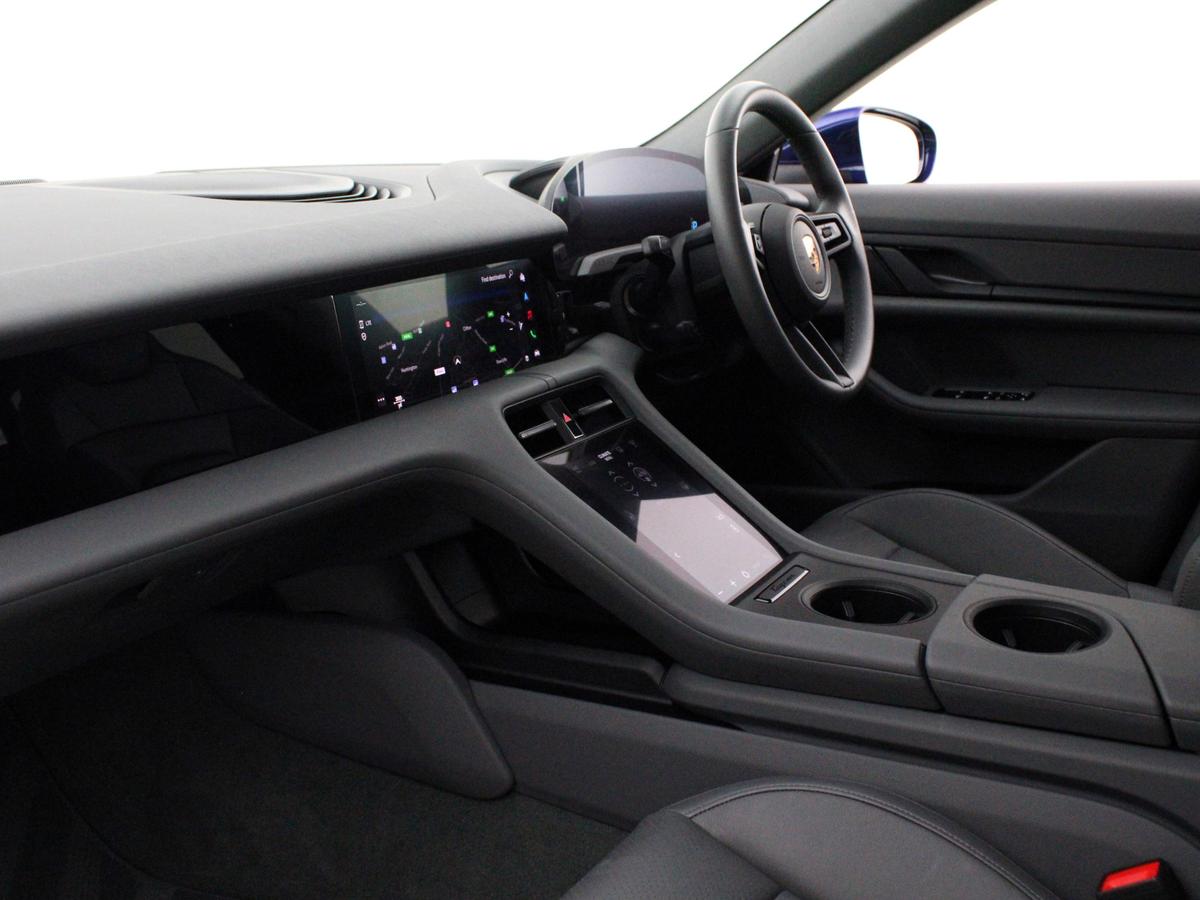 Used Porsche Taycan 2022 for sale - 76963632: Photo 3