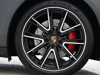 Used Porsche Panamera 2018 for sale - 77541175: Photo