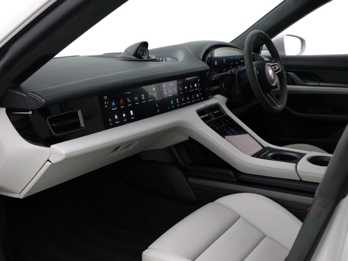 Used Porsche Taycan 2022 for sale - 77137191: Photo 3