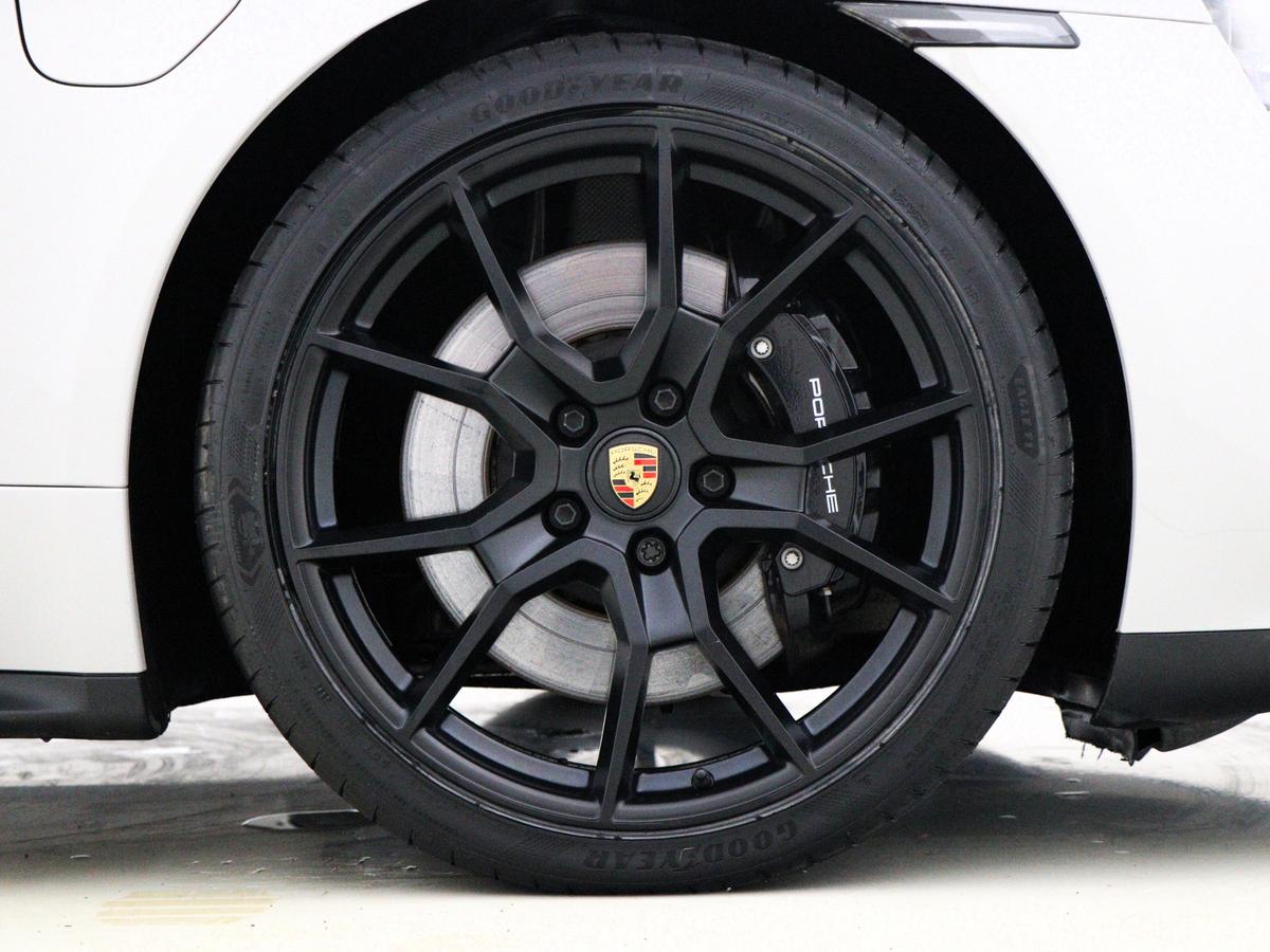 Used Porsche Taycan 2023 for sale - 77533296: Photo 4