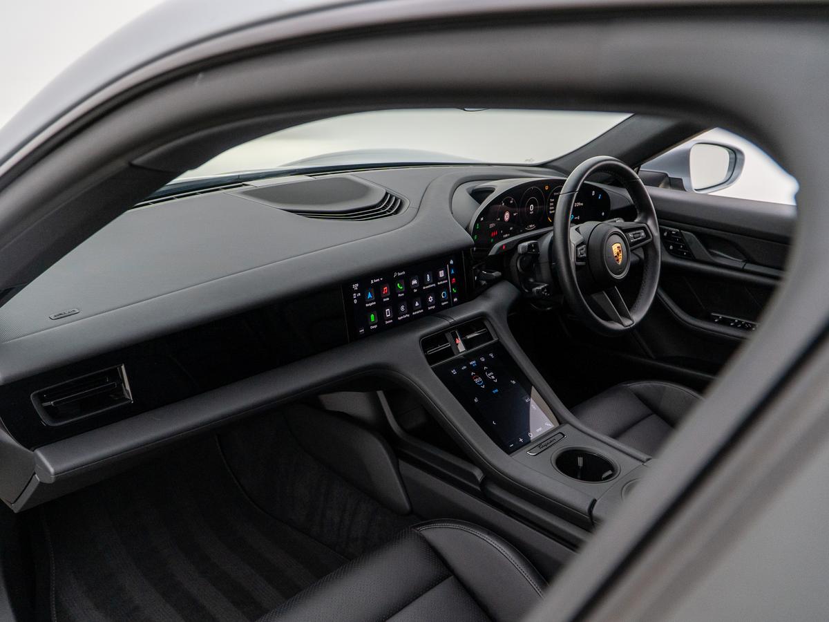 Used Porsche Taycan 2021 for sale - 76681343: Photo 3