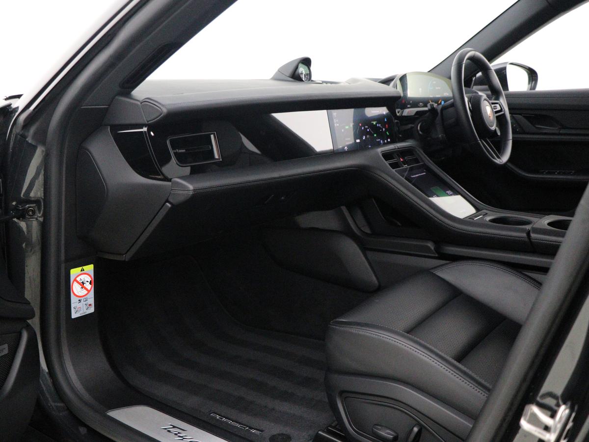 Used Porsche Taycan 2022 for sale - 76675065: Photo 3