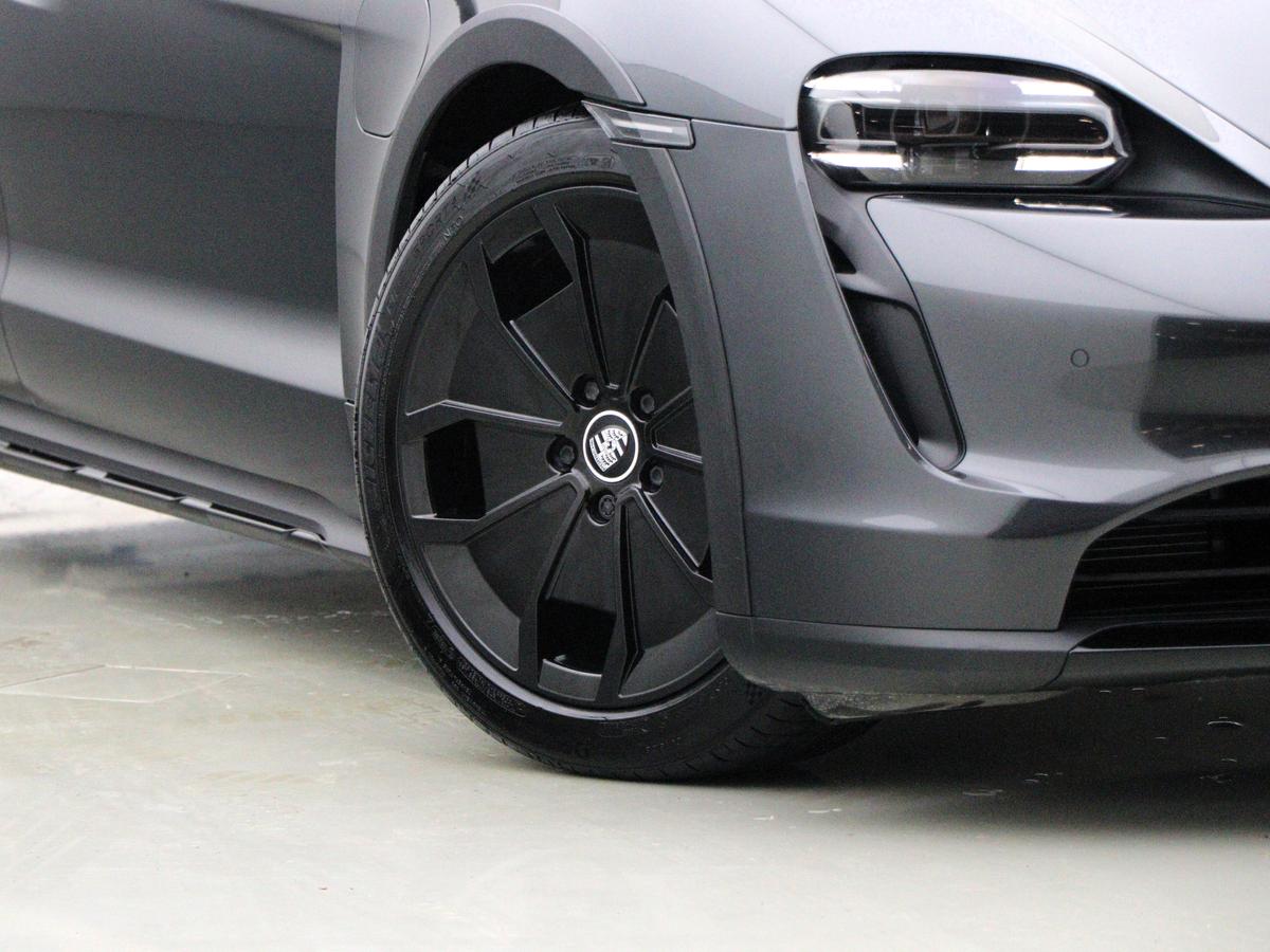 Used Porsche Taycan 2022 for sale - 76675065: Photo 9