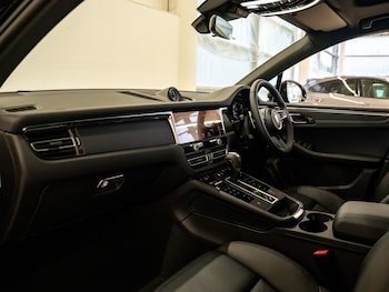 Used Porsche Macan 2025 for sale - 76760654: Photo