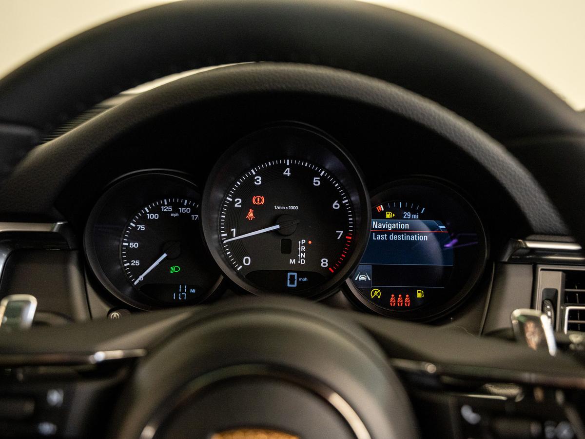 Used Porsche Macan 2025 for sale - 76760654: Photo 8