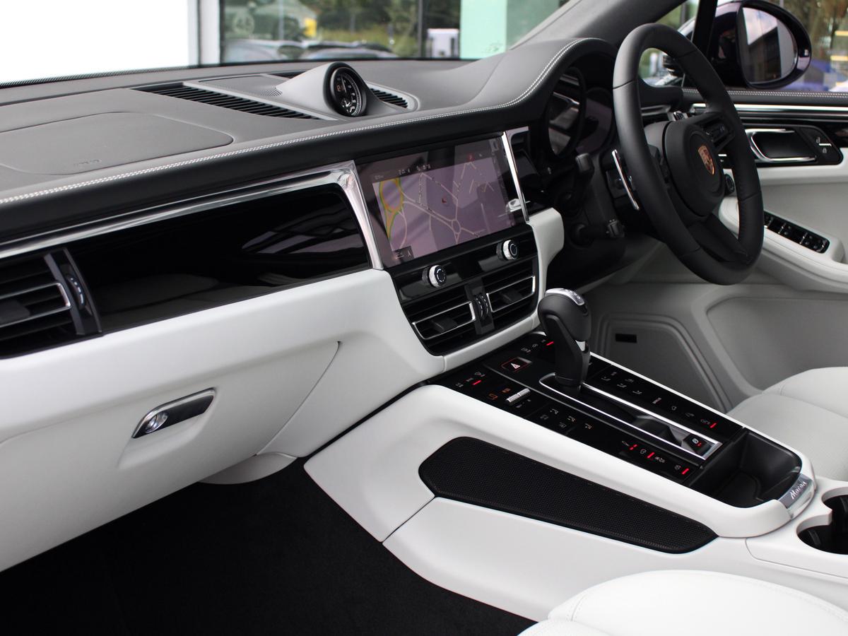 Used Porsche Macan 2025 for sale - 77388689: Photo 3