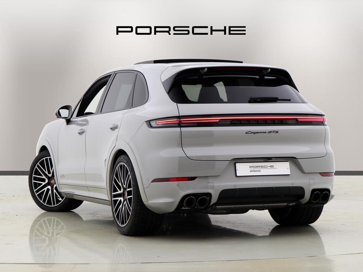 Used Porsche Cayenne 2025 for sale - 77160049: Photo 2