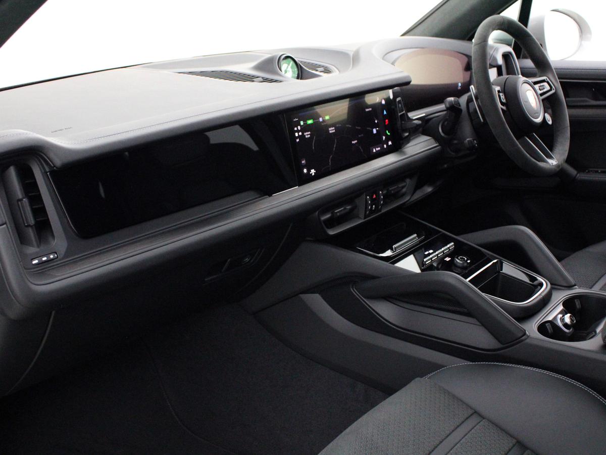 Used Porsche Cayenne 2025 for sale - 77160049: Photo 3