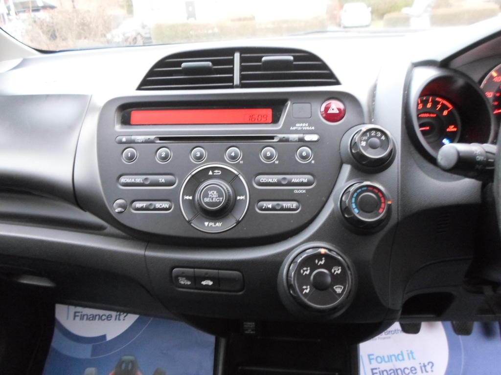 Used Honda Jazz 2013 for sale - 77303939: Photo 6