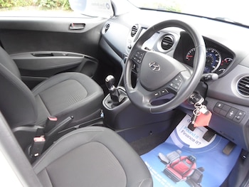 Used Hyundai i10 2019 for sale - 78681764: Photo