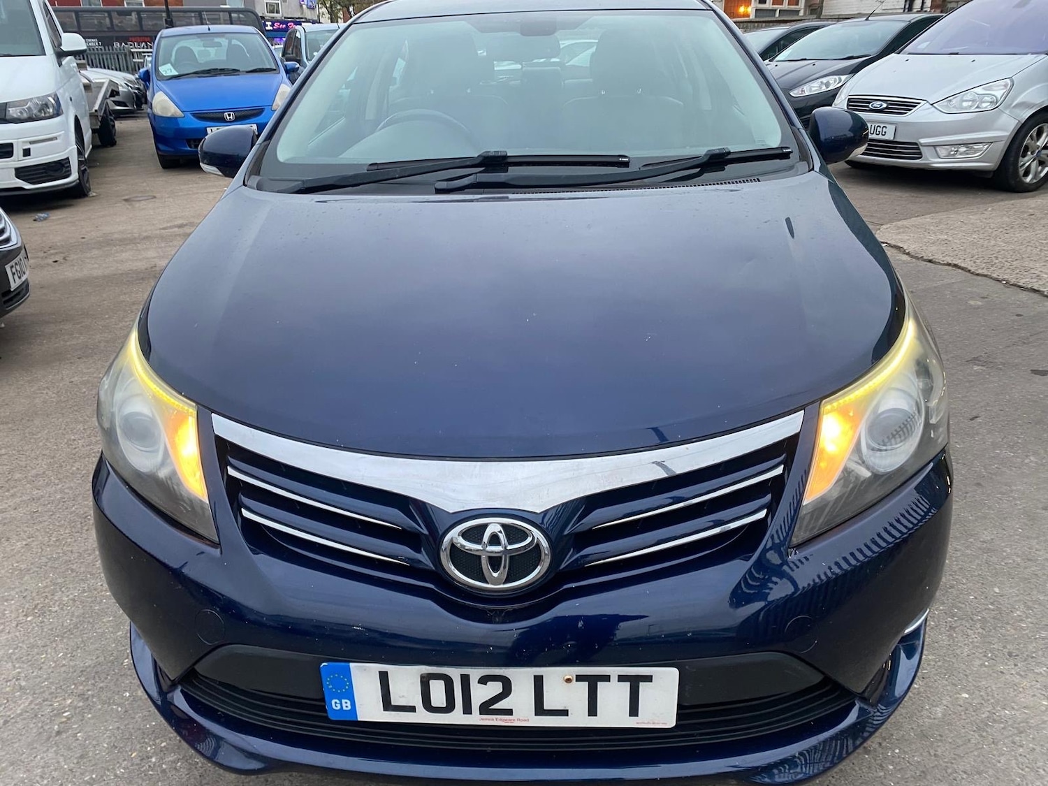 Used Toyota Avensis 2012 for sale - 76317253: Photo 2