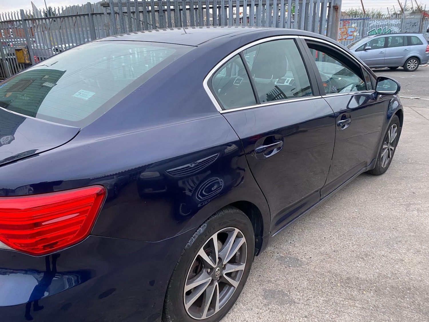 Used Toyota Avensis 2012 for sale - 76317253: Photo 6