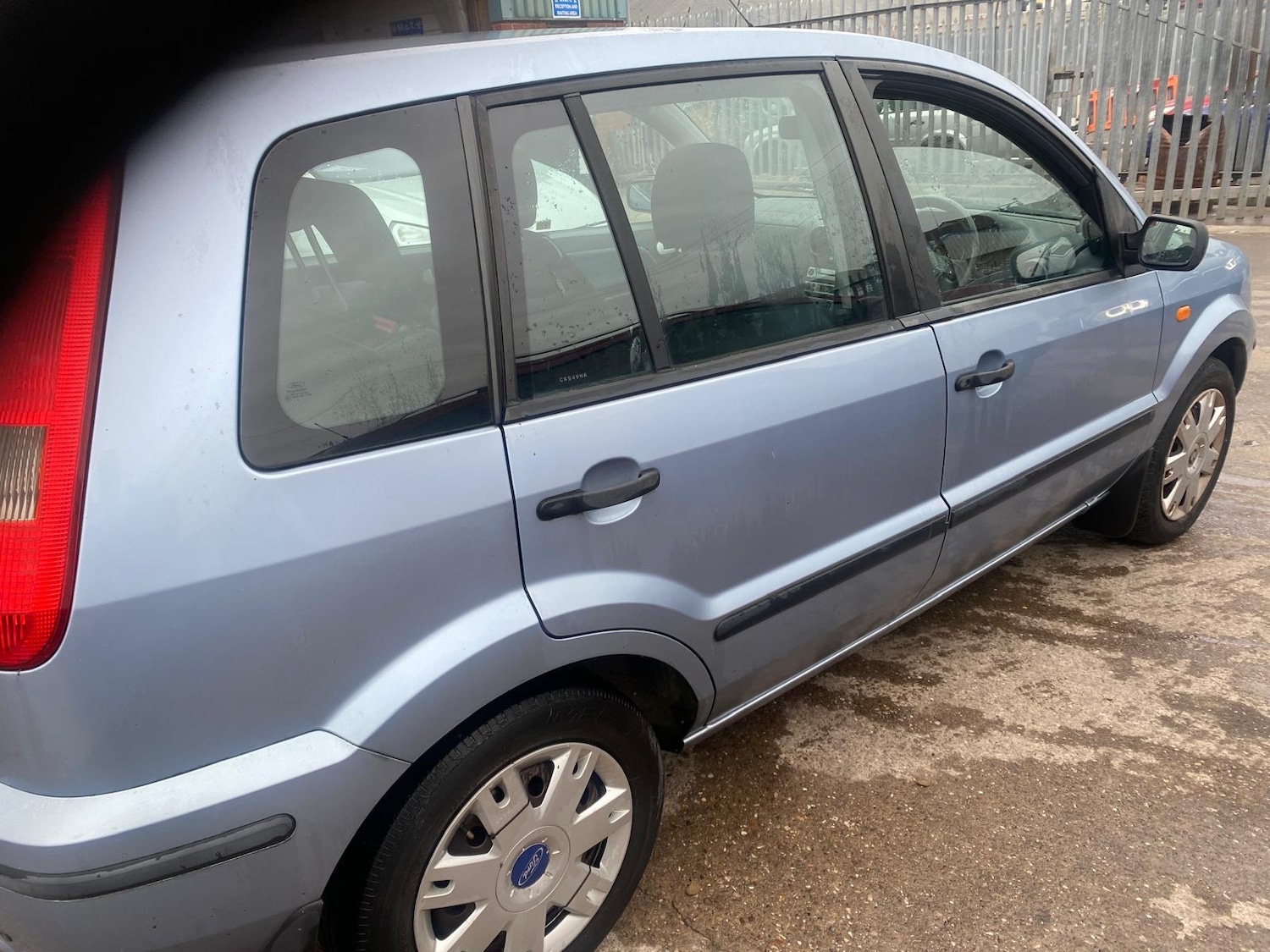 Used Ford Fusion 2004 for sale - 76317251: Photo 6