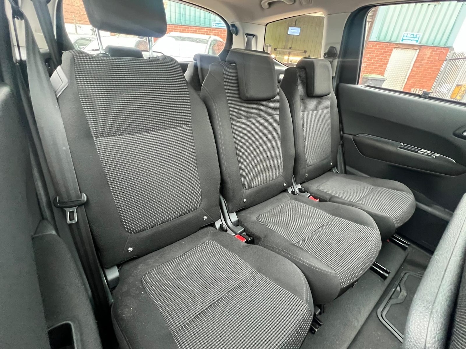 Used Peugeot 5008 2010 for sale - 76256982: Photo 11