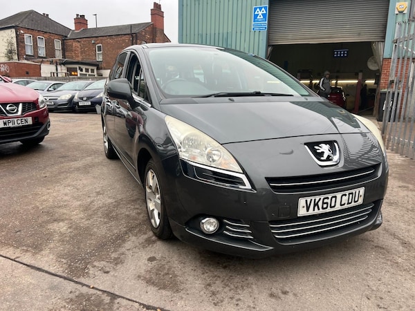 Used Peugeot 5008 2010 for sale - 76256982: Photo 3